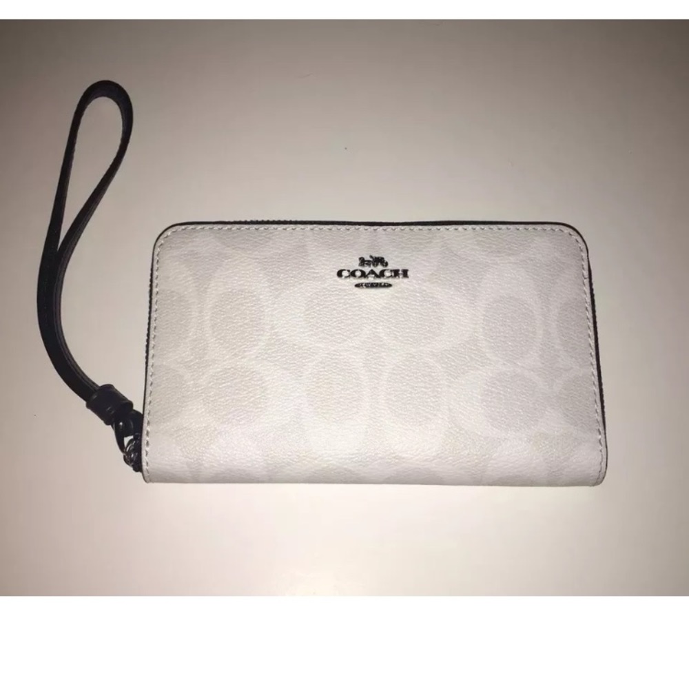 COACH Zip Around Wristlet Wallet Cream